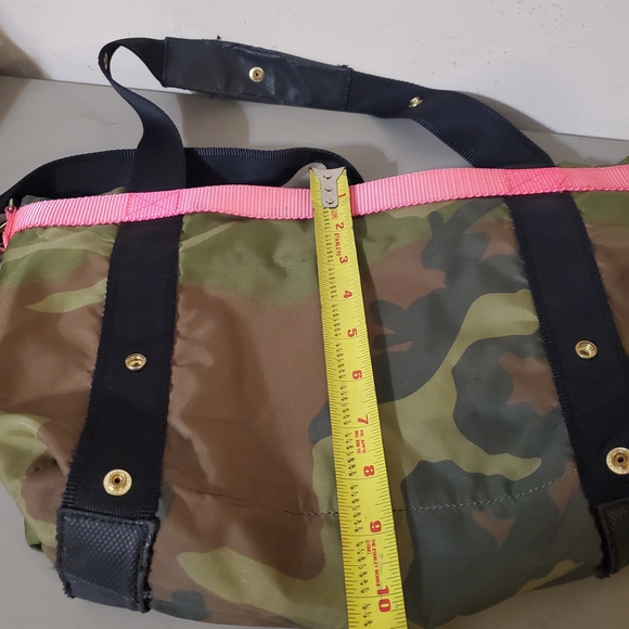 Anthropologie Andi Camo Bag Hot Pink Accents Y2k Trendy Camo Tote Gorpcore - Picture 5 of 9